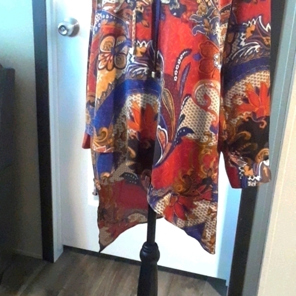 CHICO'S Asymmetrical Tunic Size 1 (M/8) - Picture 4 of 15